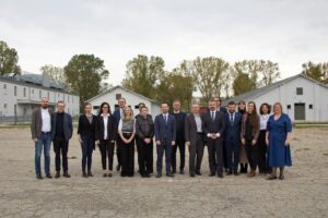 ilustračný obrázok: spoločná fotografia Múzeum holokaustu v Seredi